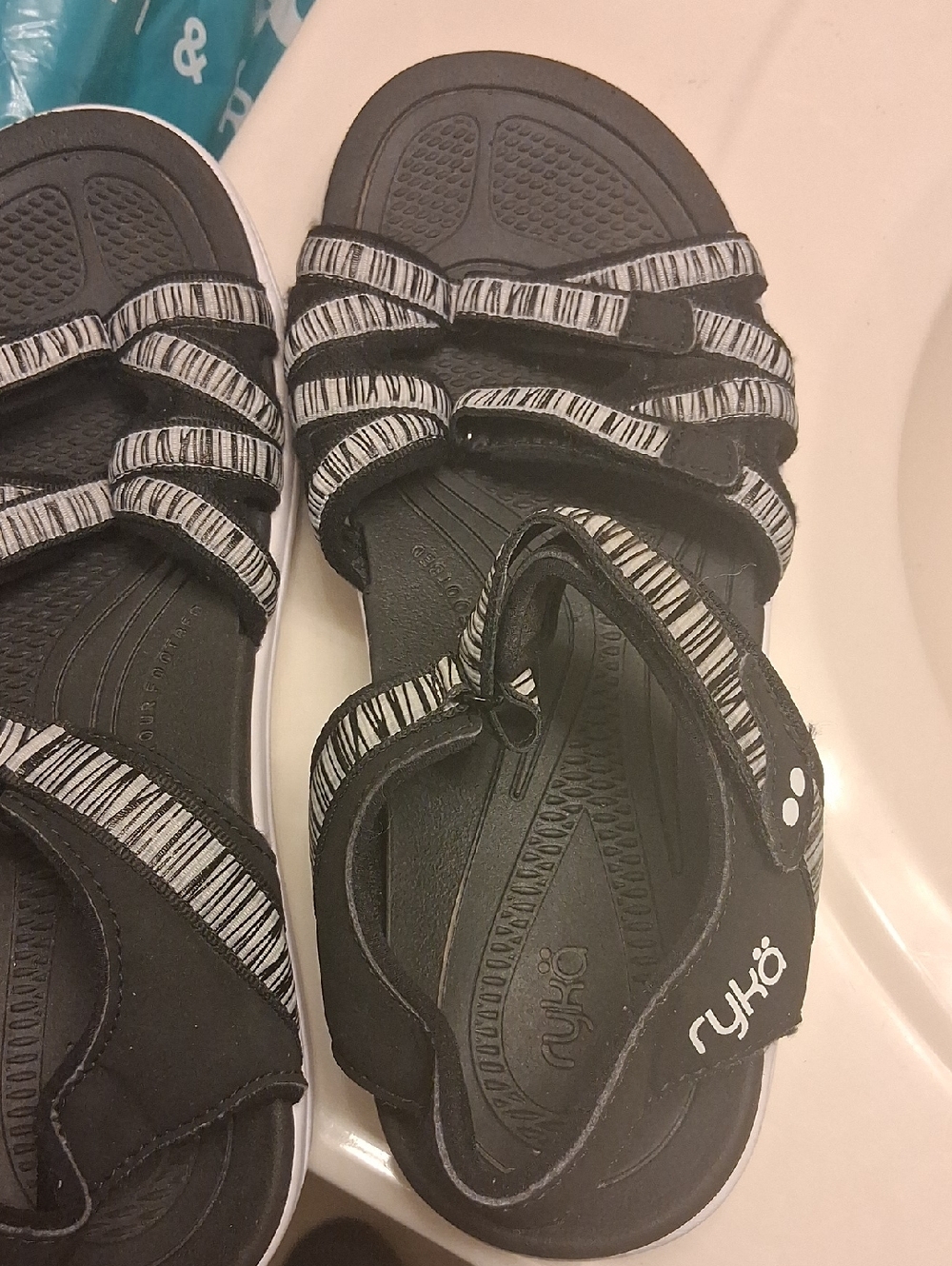Womens RYKA  Black & White Striped Sport Sandals Size 9W - Picture 14 of 15
